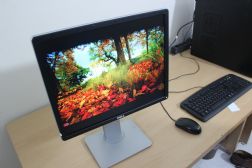 HP LP2475w 24-inch Widescreen LCD Monitor